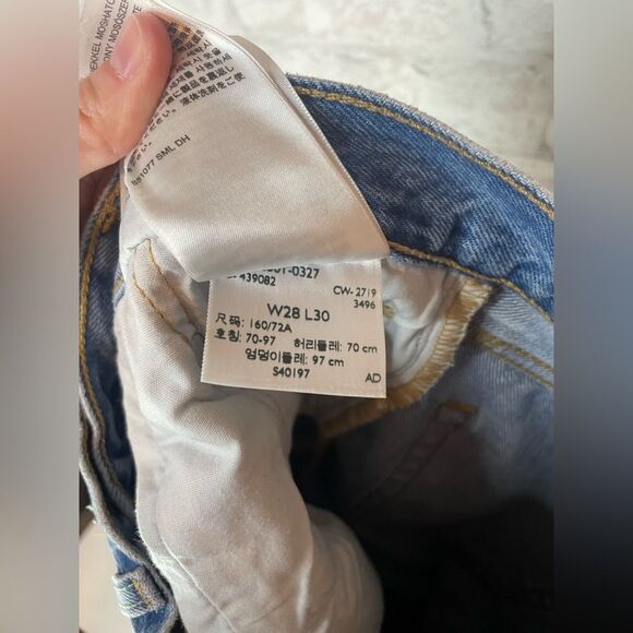 Levi's Premium Denim Mom Dad Jeans Button Front Closure Light Wash Straight 501 - Picture 6 of 6